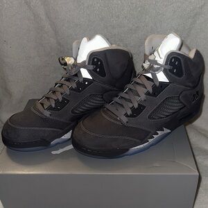 BRAND NEW! Jordan Retro 5 Wolf Grey 10